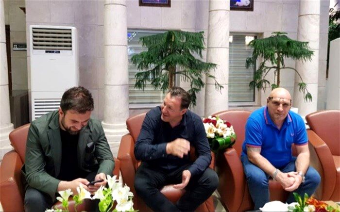 سرمربی تیم ملی ایران به تهران رسید