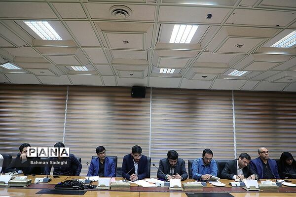 نشست صمیمی وزیر آموزش و پرورش با نمایندگان تشکل‌های دانشجویی دانشگاه تربیت دبیر شهیدرجایی