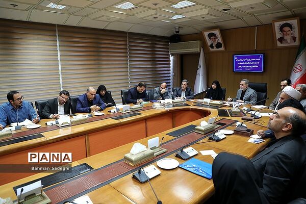 نشست صمیمی وزیر آموزش و پرورش با نمایندگان تشکل‌های دانشجویی دانشگاه تربیت دبیر شهیدرجایی