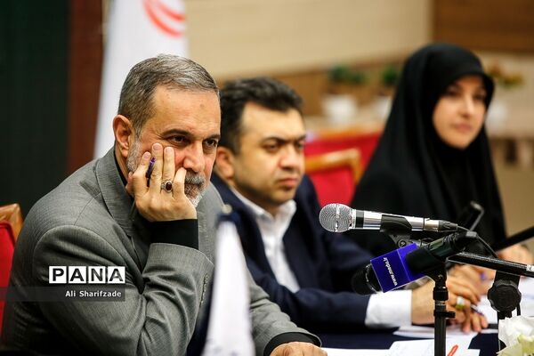 نشست صمیمی وزیرآموزش و پرورش با مدیران رسانه
