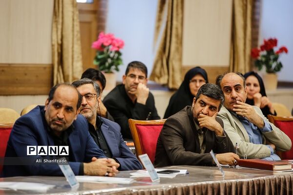 نشست صمیمی وزیرآموزش و پرورش با مدیران رسانه