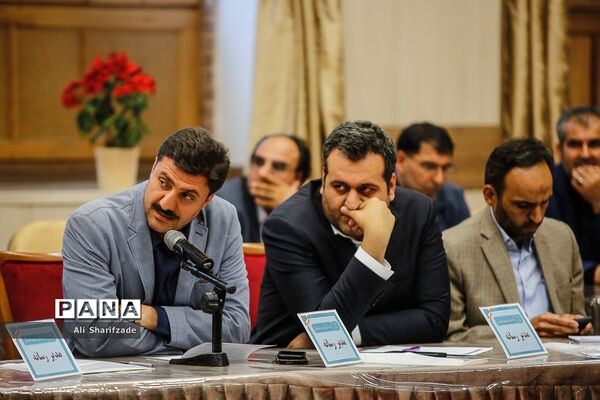 نشست صمیمی وزیرآموزش و پرورش با مدیران رسانه