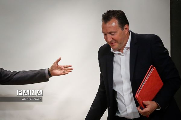 معارفه رسمی «مارک ویلموتس» سرمربی جدید تیم ملی فوتبال