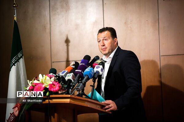 معارفه رسمی «مارک ویلموتس» سرمربی جدید تیم ملی فوتبال