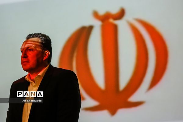 معارفه رسمی «مارک ویلموتس» سرمربی جدید تیم ملی فوتبال