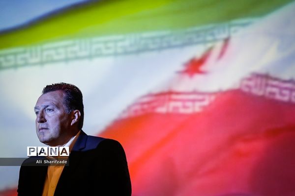 معارفه رسمی «مارک ویلموتس» سرمربی جدید تیم ملی فوتبال