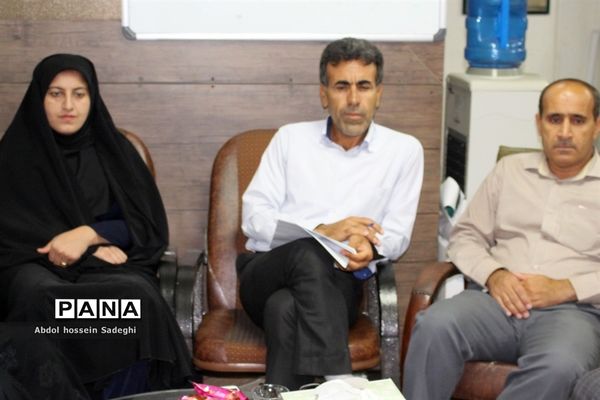 نشست تخصصی اداره تربیت بدنی با سر گروه های آموزشی درس تربیت بدنی استان بوشهر