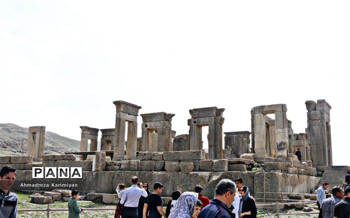 بازدید بیش از 130 هزار گردشگر خارجی از اماکن تاریخی فارس