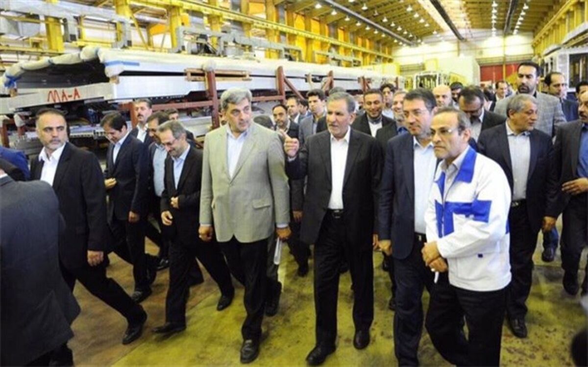 بازدید معاون اول رئیس جمهور از کارخانه واگن‌سازی تهران