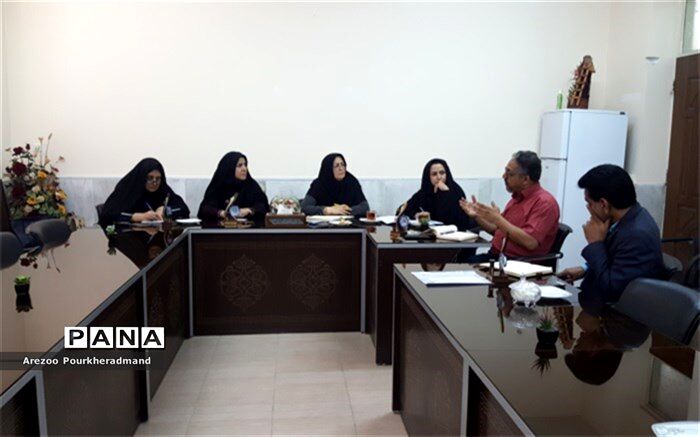 نشست رئیس سمپاد با مدیران مدارس متوسطه دوره اول تیزهوشان