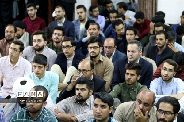 دیدار صمیمی فعالان فضای مجازی با نماینده ولی فقیه استان خراسان جنوبی پیرامون بیانیه گام دوم انقلاب اسلامی
