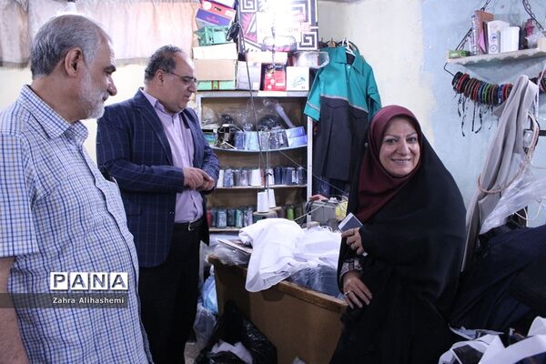 بازدید رئیس سازمان دانش آموزی تهران از روند تولید لباس فرم دانش‌آموزی