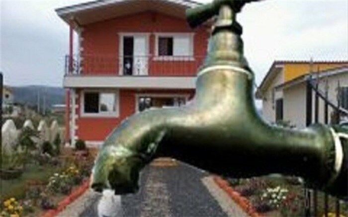 ساخت قارچ گونه ویلاها و  روستاییانی که کم‌آبی می‌کشند
