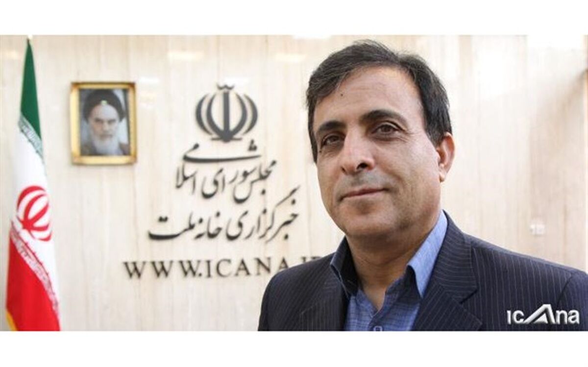 غرفه‌های شهرداری رایگان در اختیار دستفروشان قرار بگیرد