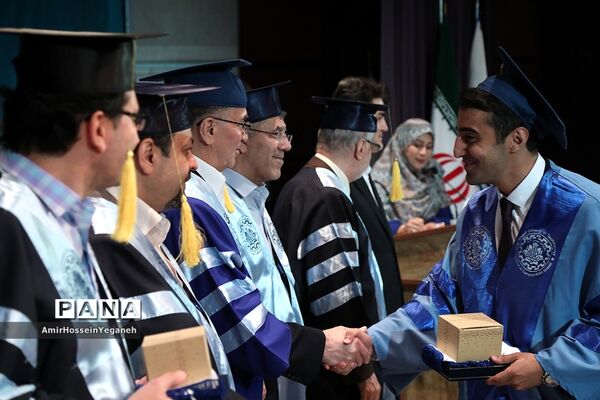 یازدهمین  مراسم دانش آموختگی دانشجویان پردیس بین الملل دانشگاه شریف جزیره کیش
