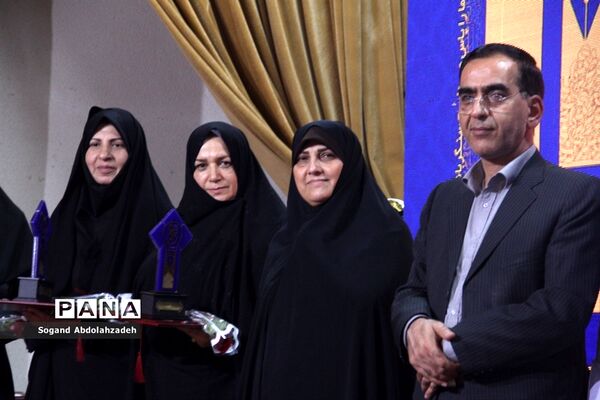 آیین تجلیل از معلمان نمونه استانی و کشوری مازندران