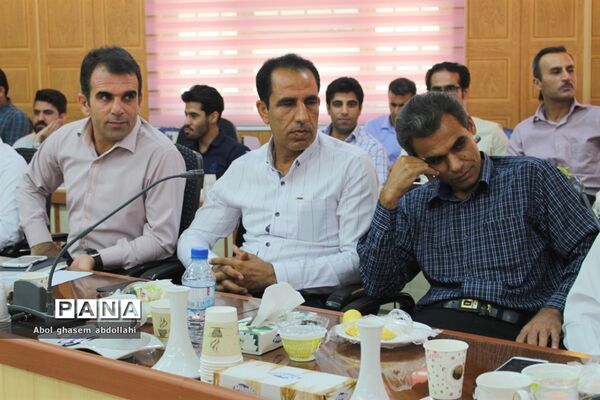 تجلیل از برگزیدگان مسابقات علمی تخصصی  و روش‌های برتر تدریس معلمان بوشهر-1