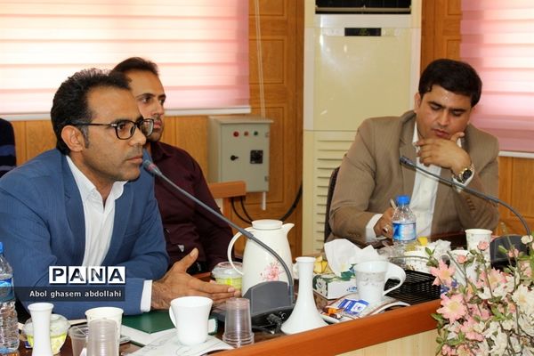 تجلیل از برگزیدگان مسابقات علمی تخصصی  و روش‌های برتر تدریس معلمان بوشهر-1