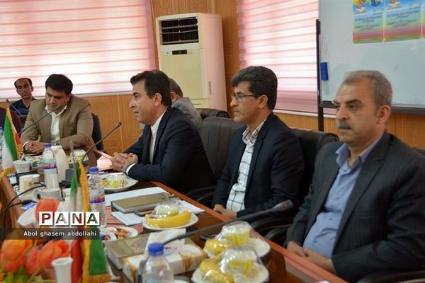 تجلیل از برگزیدگان مسابقات علمی تخصصی  و روش‌های برتر تدریس معلمان بوشهر-1