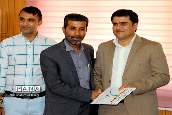 تجلیل از برگزیدگان مسابقات علمی تخصصی  و روش های برتر تدریس معلمان بوشهر-2