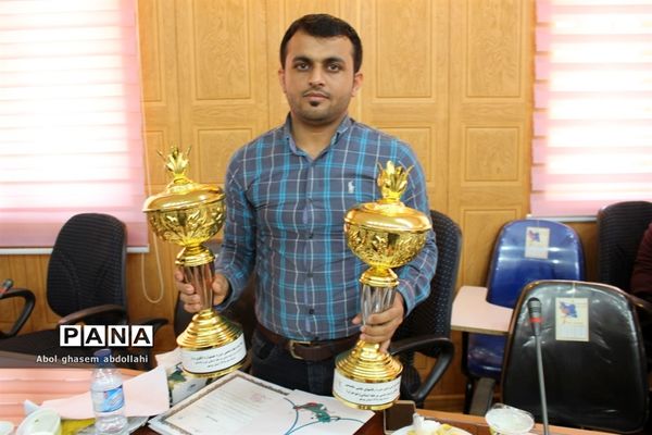تجلیل از برگزیدگان مسابقات علمی تخصصی  و روش های برتر تدریس معلمان بوشهر-2