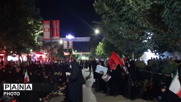 طنین نوای یا حسین در مسجد جامع نیشابور غرق در سوگ عاشورا