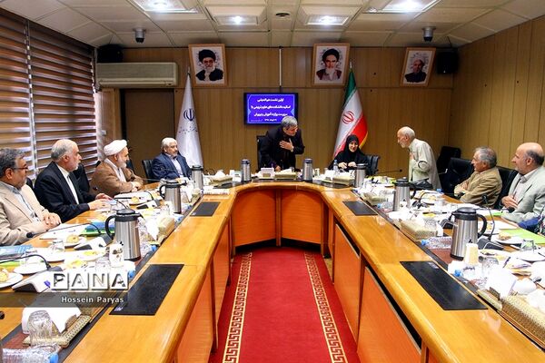 اولین نشست هم‌اندیشی اساتید دانشگاه‌های علوم تربیتی با سرپرست وزارت آموزش‌وپرورش