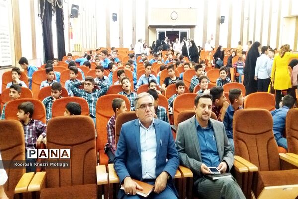 تقدیر از دانش‌آموزان مقام‌آور کازرون