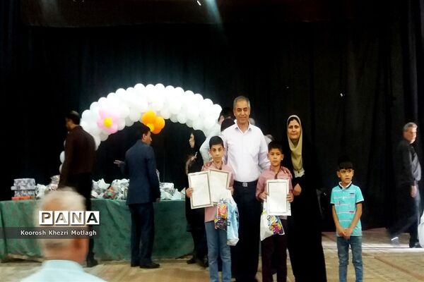 تقدیر از دانش‌آموزان مقام‌آور کازرون