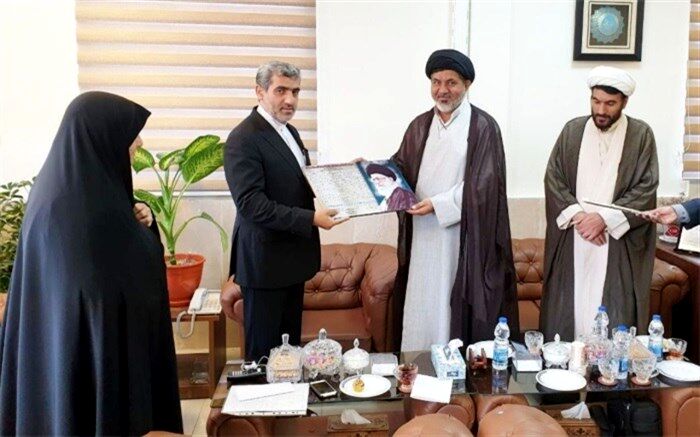 روح فعالیت های تربیتی در آموزش و پرورش باید قرآن و نماز باشد