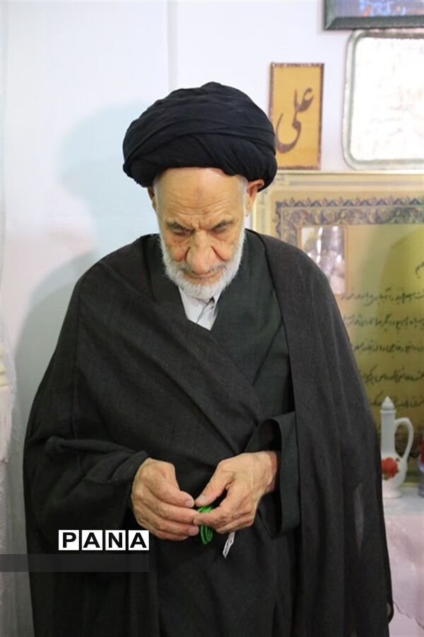 دیدار آیت الله عبادی با خانواده شهید هادی  نیرومندزاده