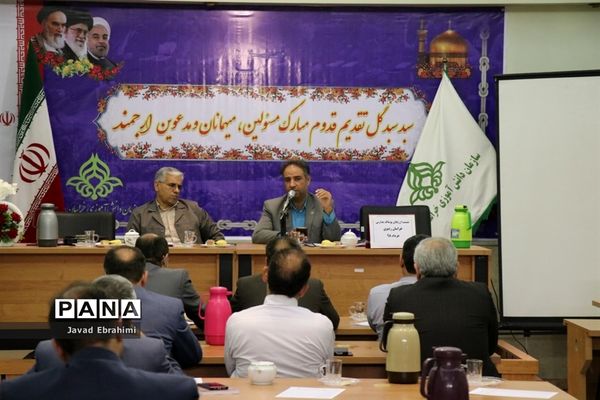 نشست ارزیابان لباس فرم مدارس خراسان رضوی