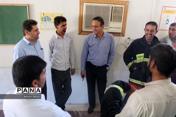 مهار آتش سوزی ایستگاه برق گله‌دار