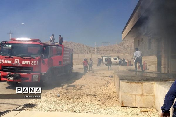 مهار آتش سوزی ایستگاه برق گله‌دار