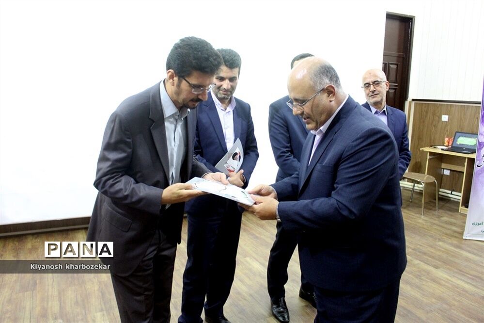 آیین تکریم و معارفه معاونان پشتیبانی و تربیت بدنی آموزش و پرورش آذربایجان غربی