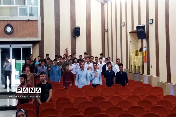 تقدیر از دانش‌آموزان و فرهنگیان ممتاز مسابقات در شهرستان کازرون
