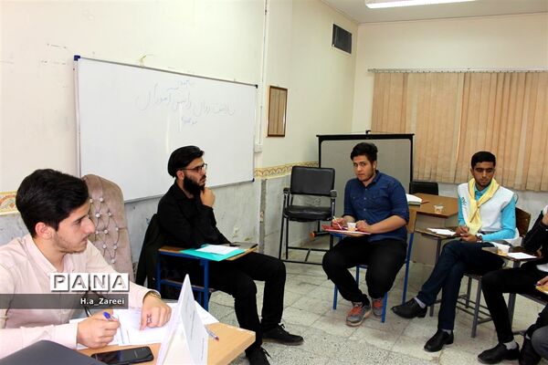 نشست مشترک مجامع اعضا،مربیان و شوراهای دانش‌آموزی اصفهان
