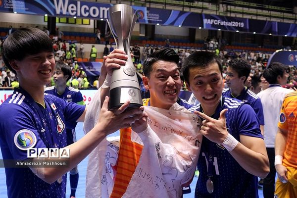 جشن اختتامیه فوتسال زیر 20 سال آسیا یا قهرمانی ژاپن
