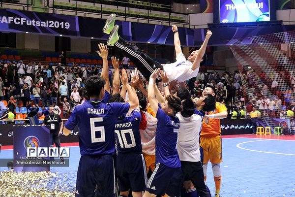 جشن اختتامیه فوتسال زیر 20 سال آسیا یا قهرمانی ژاپن
