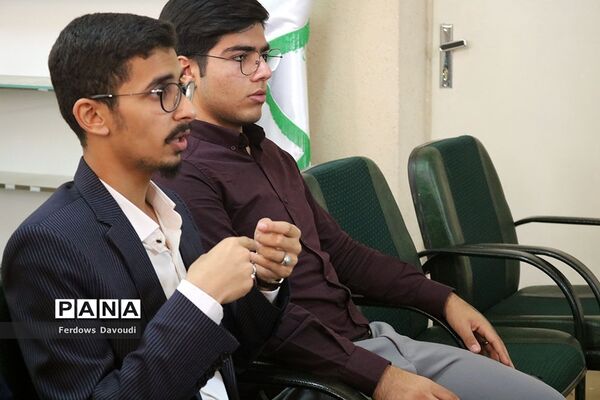 نشست اعضا هیات رئیسه نهمین دوره مجلس و شوراهای  دانش آموزی  خوزستان