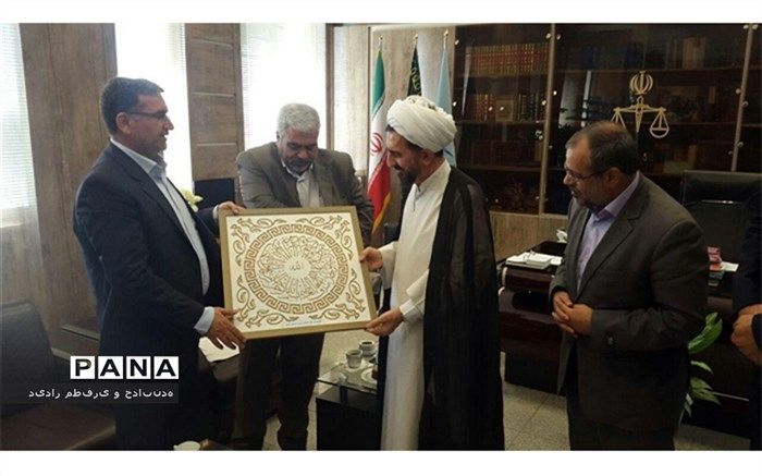 جایگاه دستگاه تعلیم و تربیت در نزد جامعه و دولت ها باید در صدر باشد