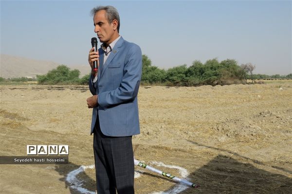 کلنگ‌زنی گلخانه ۱.۵ هکتاری با اعتبار ۳۶ میلیارد ریال در بخش گله‌دار