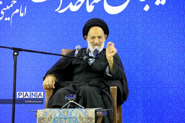 دیدار جمعی از طلاب و روحانیون فعال در مدارس استان با نماینده ولی فقیه