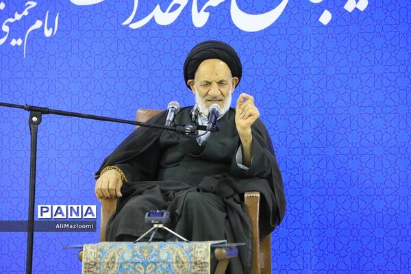 دیدار جمعی از طلاب و روحانیون فعال در مدارس استان با نماینده ولی فقیه