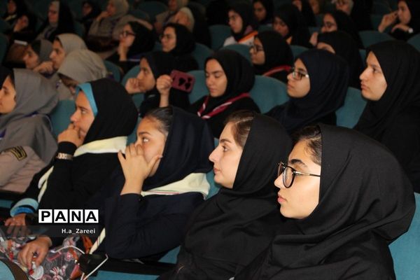 نشست مشترک مجامع اعضا،مربیان و شوراهای دانش‌آموزی در بخش خواهران