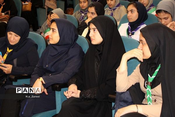 نشست مشترک مجامع اعضا،مربیان و شوراهای دانش‌آموزی در بخش خواهران