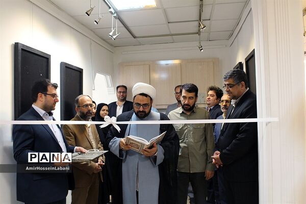 افتتاح نمایشگاه گرافیک طوفان شن