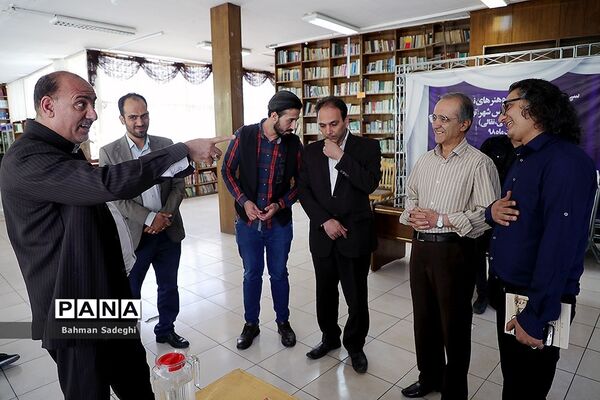 بازدید مدیرکل فرهنگی هنری  از دبیرخانه جشنواره فرهنگی هنری