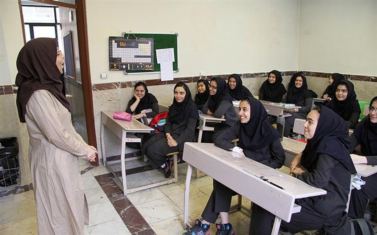 چتر حمایت مدیران ناحیه یک اهواز بر سر دانش آموزان کم برخوردار گسترده شد