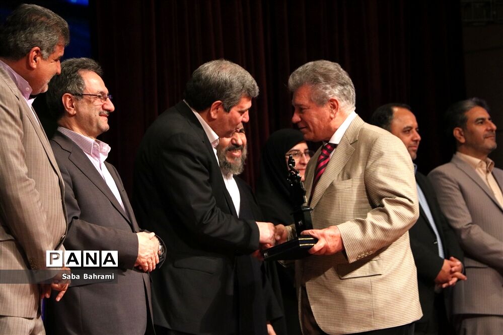 همایش تجلیل از خیرین مدرسه‌ساز استان تهران (2)